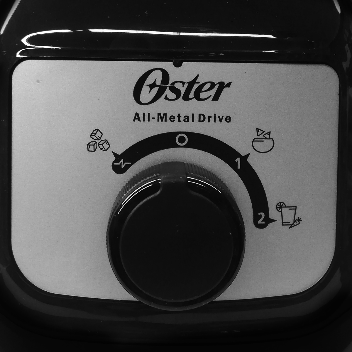Licuadora 2 Velocidades + Pulso Vaso de Plástico Oster Negra BLSTKAP-BRD-013 (2110673)