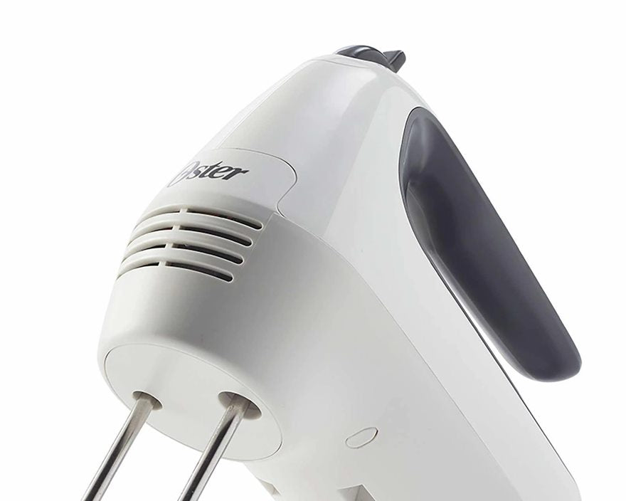 Batidora de mano 6 velocidades y Función Turbo Blanca Oster FPSTHM3532